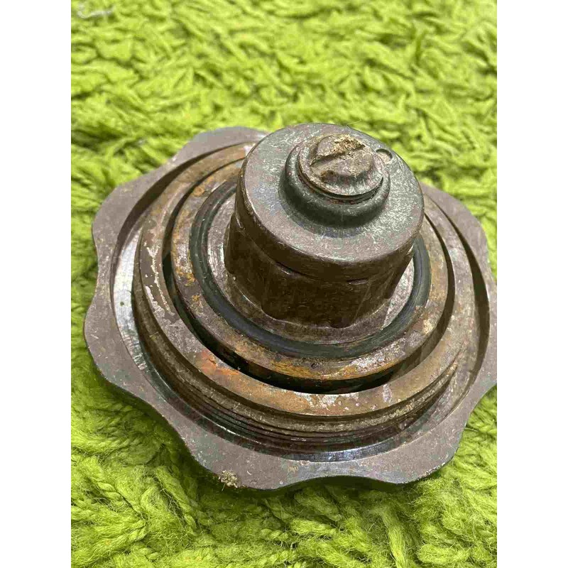 Tiger tank radiator cap assembly with filling neck