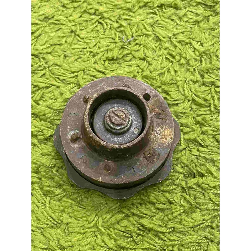 Tiger tank radiator cap assembly with filling neck