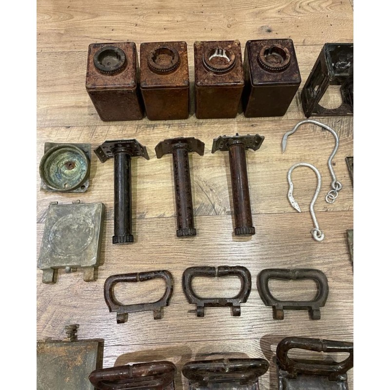 Various parts of Wehrmacht carbide lamps