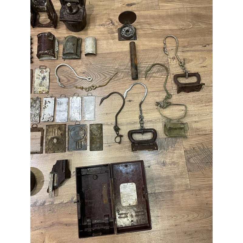 Various parts of Wehrmacht carbide lamps