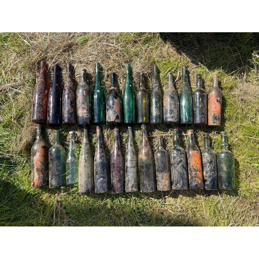 Bottles of German soldiers