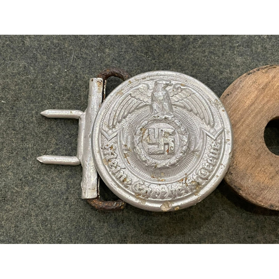 SS Officer's belt buckle