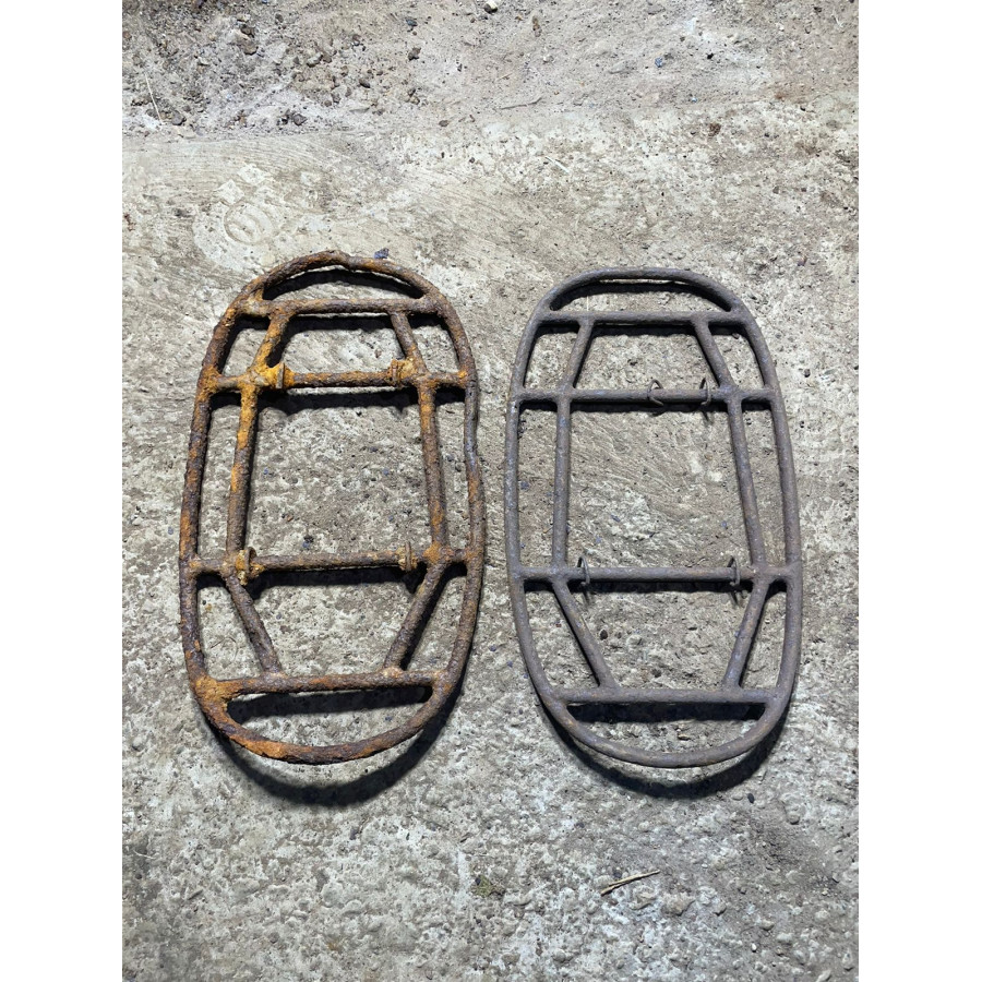 Snowshoes/swamp buggies of the SS Police