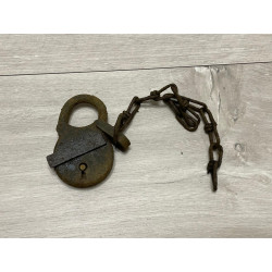 Lock for field kitchen