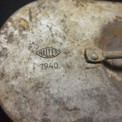 Teapot lid with stamps 1940