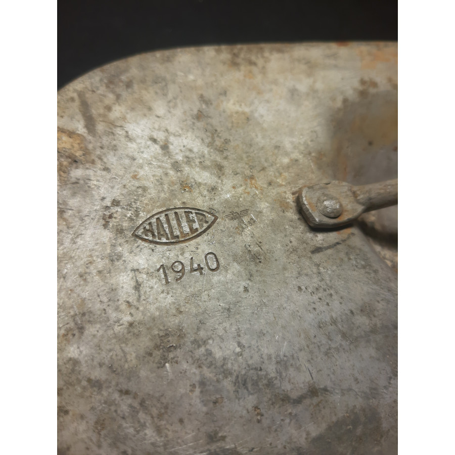 Teapot lid with stamps 1940