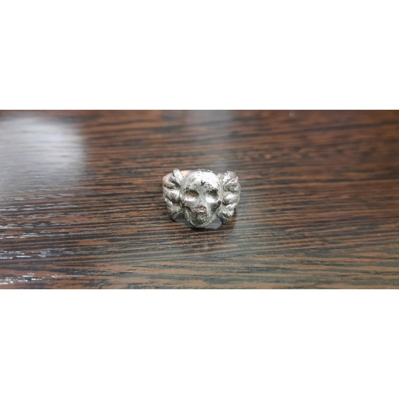 Ring Skull