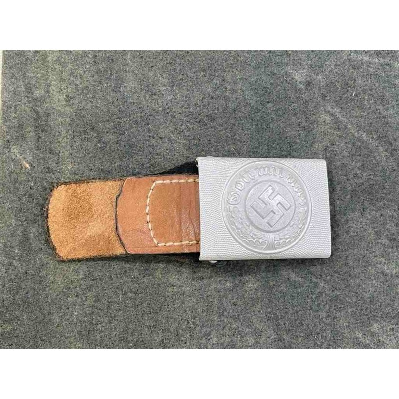 Police buckle